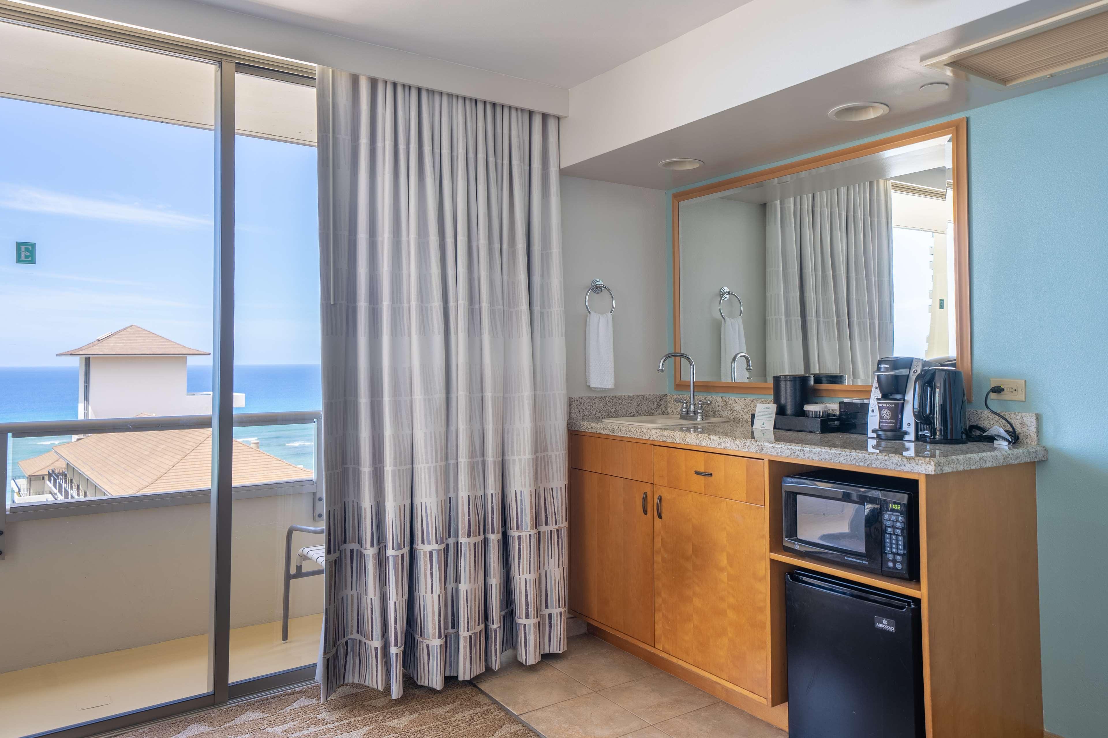 Embassy Suites By Hilton Waikiki Beach Walk Honolulu Exterior foto
