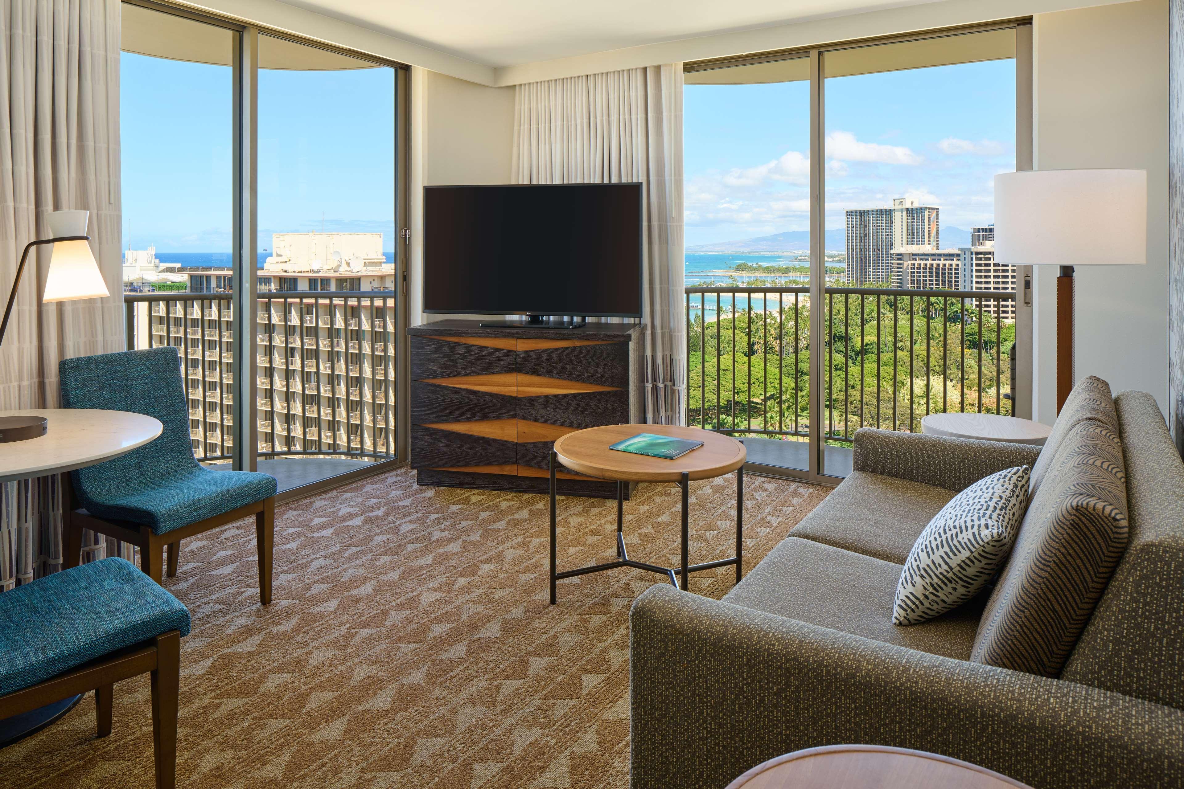 Embassy Suites By Hilton Waikiki Beach Walk Honolulu Exterior foto